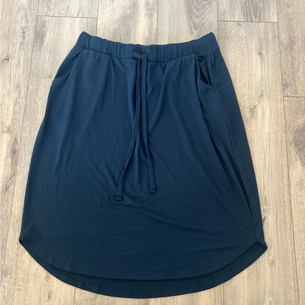 WITH TAGS, Unwavering Haven Boutique, Navy blue so comfort skirt